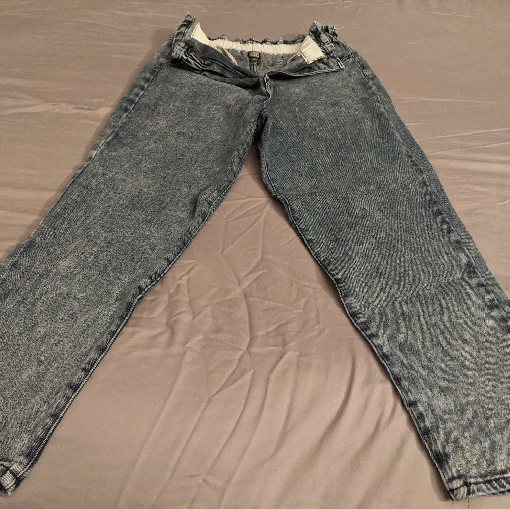 Elastic waist straight leg denim